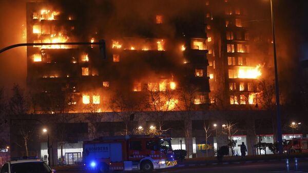 Пожар у стамбеној згради у Валенсији - Sputnik Србија