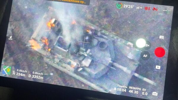 Танк Abrams, который подбили FPV-дроном на Авдеевском направлении - Sputnik Србија