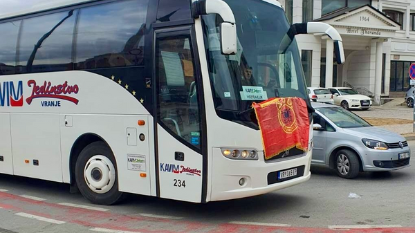Napad na autobus srpskih hodočasnika u Prizrenu - Sputnik Srbija