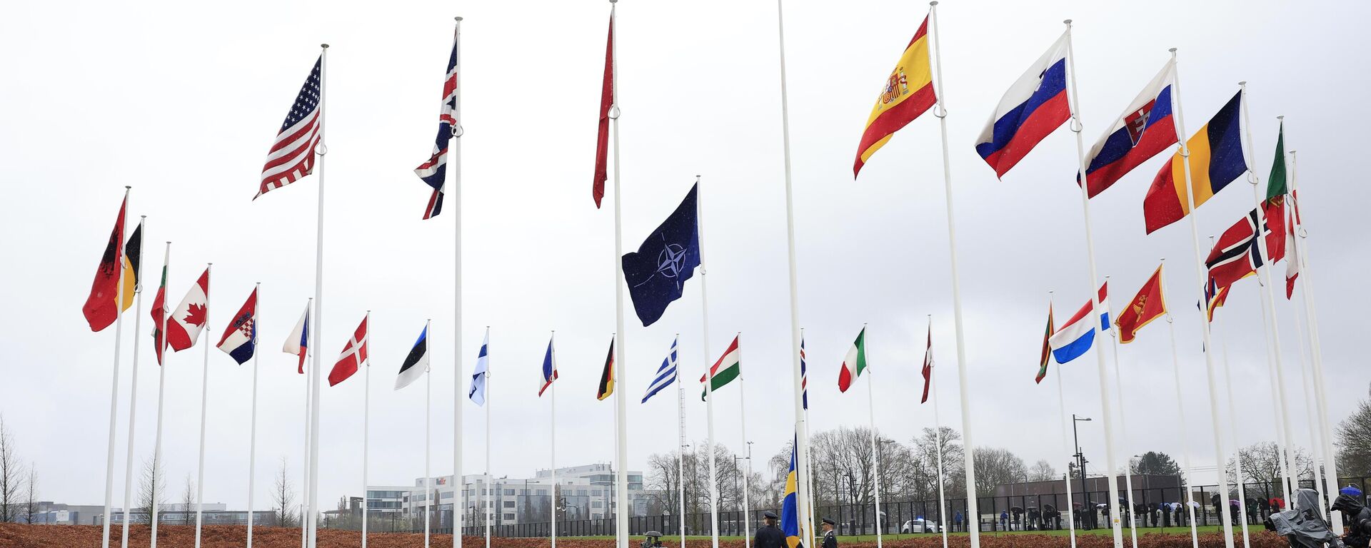 Zastave zemalja-članica NATO-a ispred sedišta Alijanse u Briselu - Sputnik Srbija, 1920, 25.05.2024