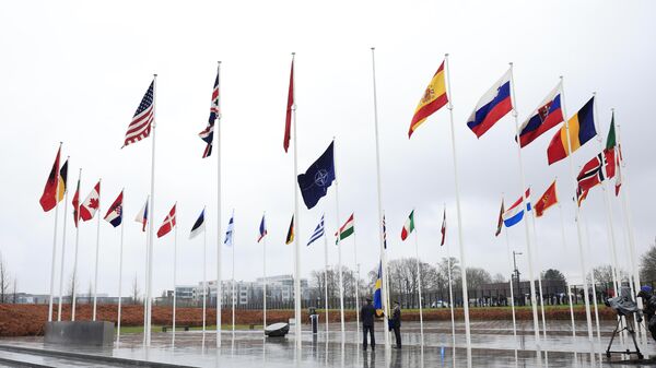 Заставе земаља-чланица НАТО-а испред седишта Алијансе у Бриселу - Sputnik Србија