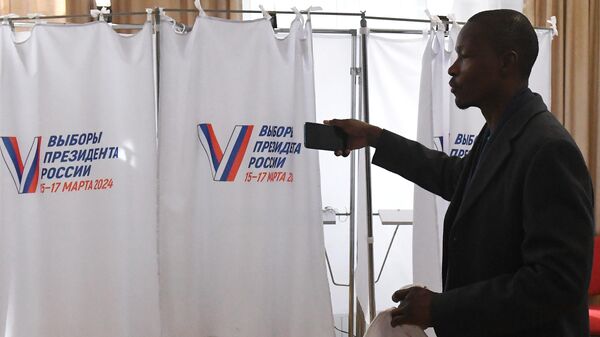 Predsednički izbori u Rusiji, međunarodni posmatrač na biračkom mestu - Sputnik Srbija