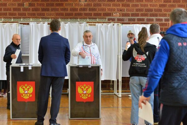 Руси бокс гласање - Sputnik Србија