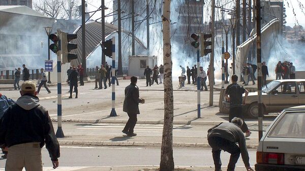 Sukobi Albanaca i Srba u Kosovskoj Mitrovici 17. marta 2004. - pogrom - Sputnik Srbija