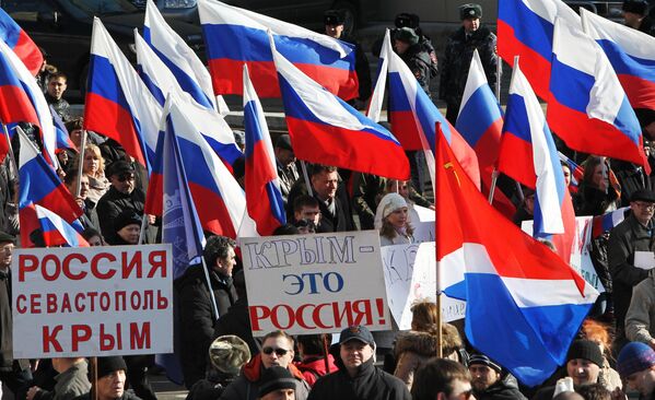 Učesnici mitinga u Vladivostoku o podršci rezultatima referenduma na Krimu. - Sputnik Srbija