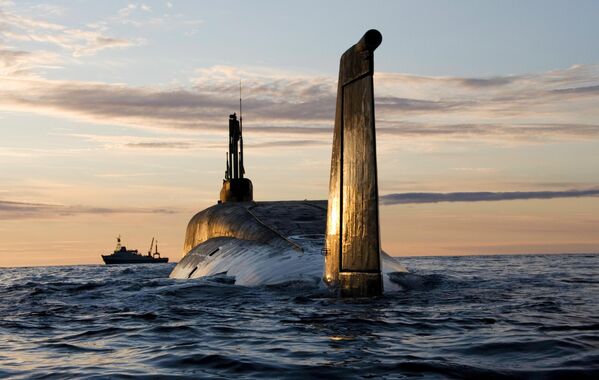Нуклеарна подморница (НПС) „Јуриј Долгоруки” током морских испитивања, лето 2009. године. - Sputnik Србија