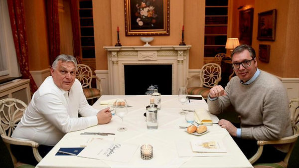 Predsednik Republike Srbije Aleksandar Vučić sastao se u Briselu sa premijerom Mađarske Viktorom Orbanom - Sputnik Srbija