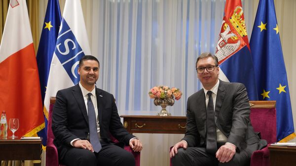 Predsedavajući OEBS-a i šef diplomatije Malte Ijan Bordž sa predsednikom Srbije Aleksandrom Vučićem - Sputnik Srbija