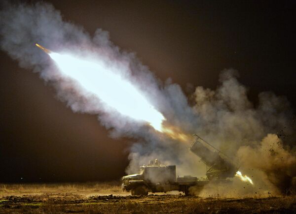 Borbena jedinica teškog raketnog lansera „Tosočka“ gađa na poligonu Ministarstva odbrane - Sputnik Srbija