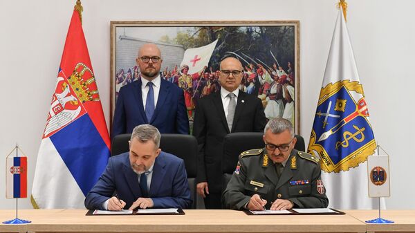 Potpisivanje Memoranduma o saradnji Univerziteta odbrane i Naftne industrije Srbije - Sputnik Srbija