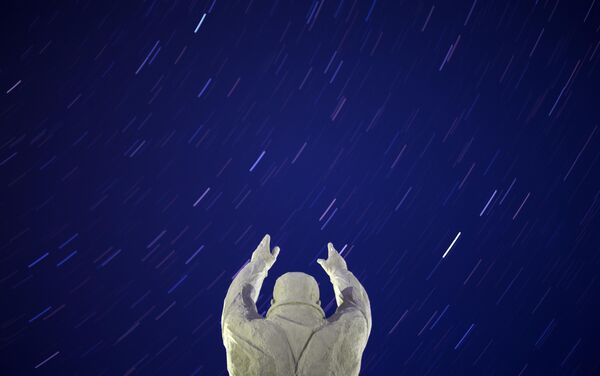 Spomenik Juriju Aleksejeviču Gagarinu u gradu Bajkonur. - Sputnik Srbija