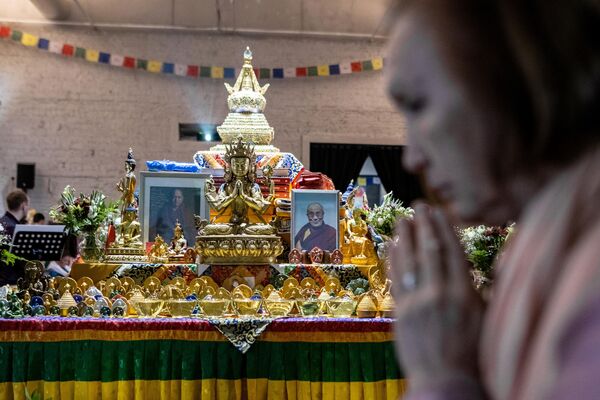Budistički festival sreće završen je ceremonijom blagoslova životinja za koje je Lama Zopa Rinpoče imao posebno saosećanje. - Sputnik Srbija