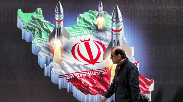 Иран, билборд у Техерану - Sputnik Србија
