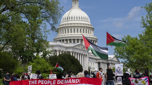 Pro- palestinski protesti ispred Kapitola u Vašingtonu. - Sputnik Srbija
