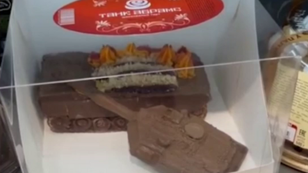 Чоколадни „абрамс“ у продавници у Москви - Sputnik Србија
