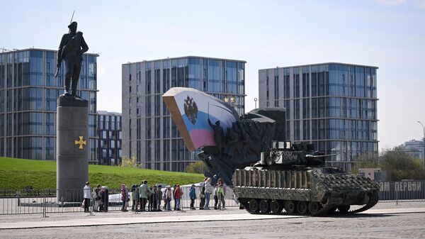 Западно оружје заробљено у Украјини изложено у Москви - Sputnik Србија