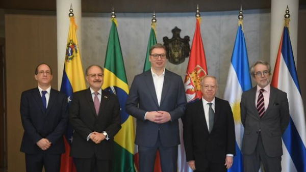 Predsednik Srbije Aleksandar Vučić sa ambasadorima južnoameričkih zemalja  - Sputnik Srbija