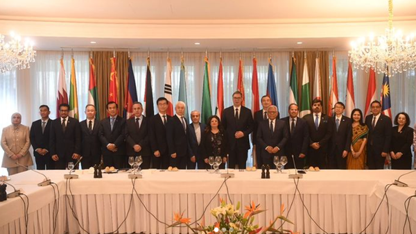 Predsednik Srbije Aleksandar Vučić ugostio je na ručku ambasadore azijskih zemalja - Sputnik Srbija