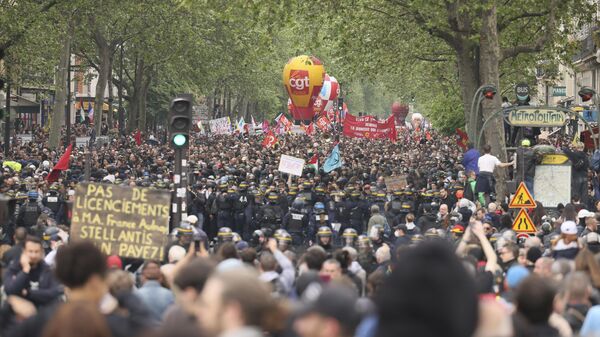 Prvomajske demonstracije u Parizu - Sputnik Srbija
