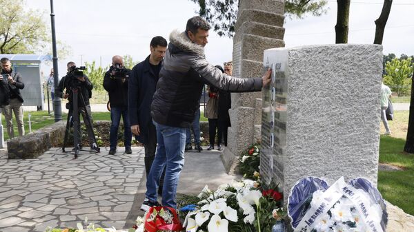 Pomen žrtvama masovnog ubistva u Malom Orašju i Duboni. - Sputnik Srbija