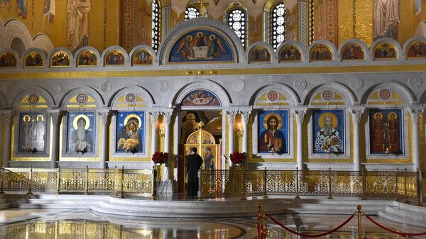 Дељење Благодетног огња сутра у 23 часа у Храму Светог Саве у Београду