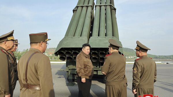 Kim Džong Un izvršio inspekciju sistema artiljerijskog naoružanja - Sputnik Srbija