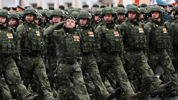 Paradni odred vojnika-učesnika specijalne vojne operacije na Paradi pobede na Crvenom trgu u Moskvi - Sputnik Srbija