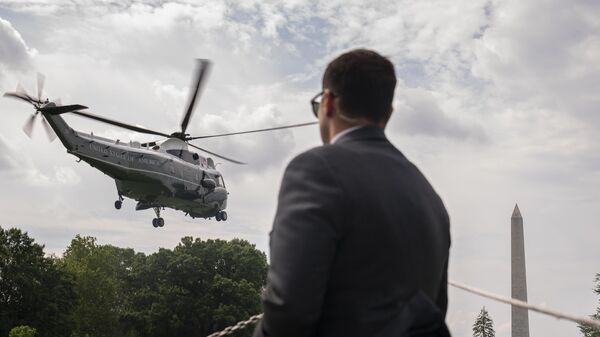 Predsednički helikopter poleće sa južnog travnjaka ispred Bele kuće - Sputnik Srbija