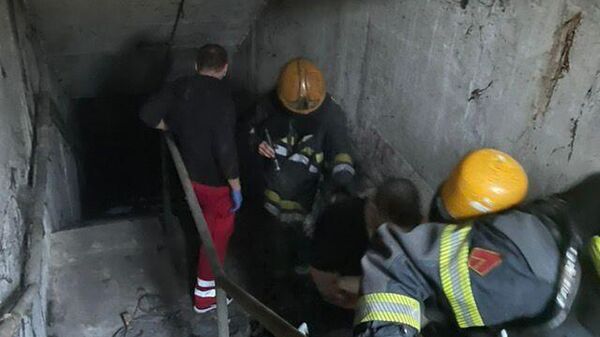 Vatrogasci-spacioci na mestu sudara vozova u tunelu u Beogradu - Sputnik Srbija