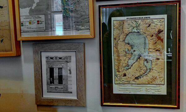 Na mestu gde je nekad bila trpezarija, koja nije sačuvana, izloženo je sve vezano za Cvijićev naučni rad, putovanja i priznanja koja je za svoje veliko delo stekao u svojoj zemlji i sa raznih strana sveta - Sputnik Srbija