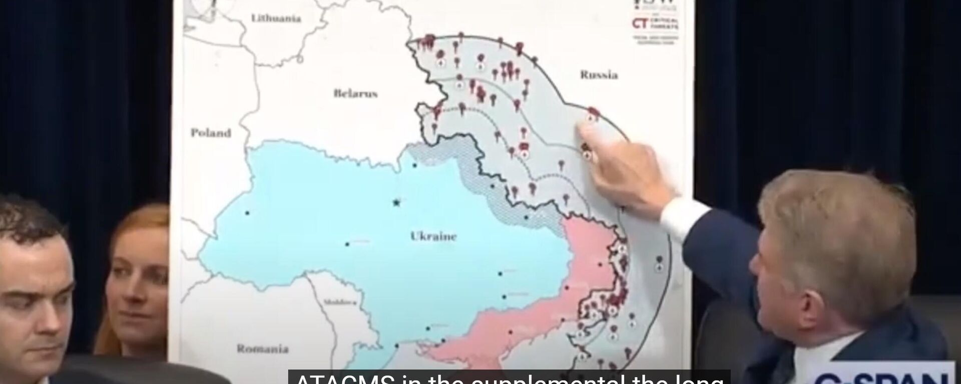 Конгресмен Мајкл Макол показује карту могућих удара на територији Русије - Sputnik Србија, 1920, 23.05.2024