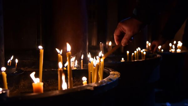 Паљење свећа - Sputnik Србија