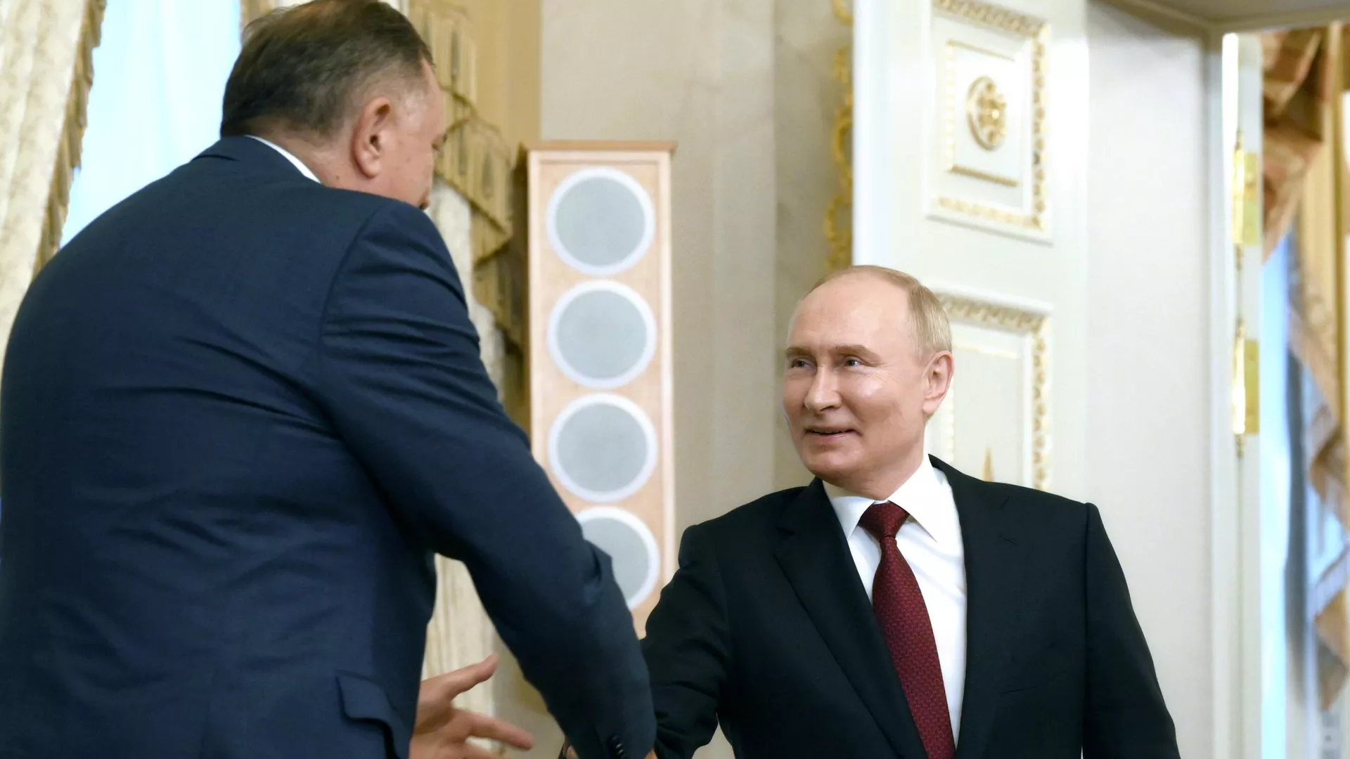 Predsednik Rusije Vladimir Putin i predsednik Republike Srpske Milorad Dodik - Sputnik Srbija, 1920, 07.10.2024