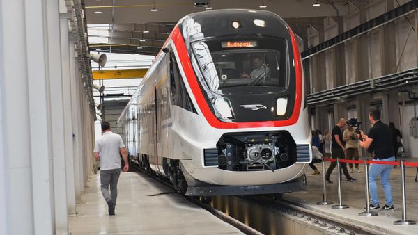 Predstavljanje novog elektromotornog kineskog brzog voza - Soko u Tehničko-putničkoj stanici Zemun - Sputnik Srbija