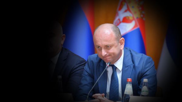 Милан Кнежевић: Амбасадор ЕУ забранио даље отпризнавање тзв. Косова