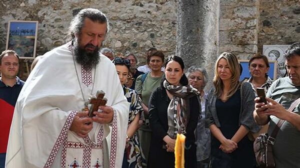 На Спасовдан, славу града Призрена литургију је служио Игуман манастира Свети Архангели отац Михаило  - Sputnik Србија