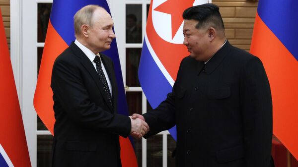 Putin i Kim Džong Un u Pjongjangu - Sputnik Srbija