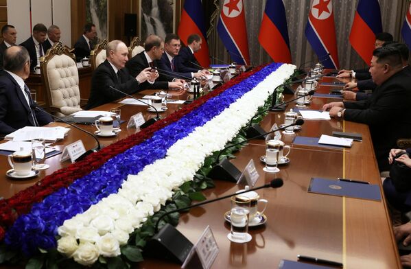 Ruski predsednik pozvao je Kim Džong Una u Moksvu. - Sputnik Srbija