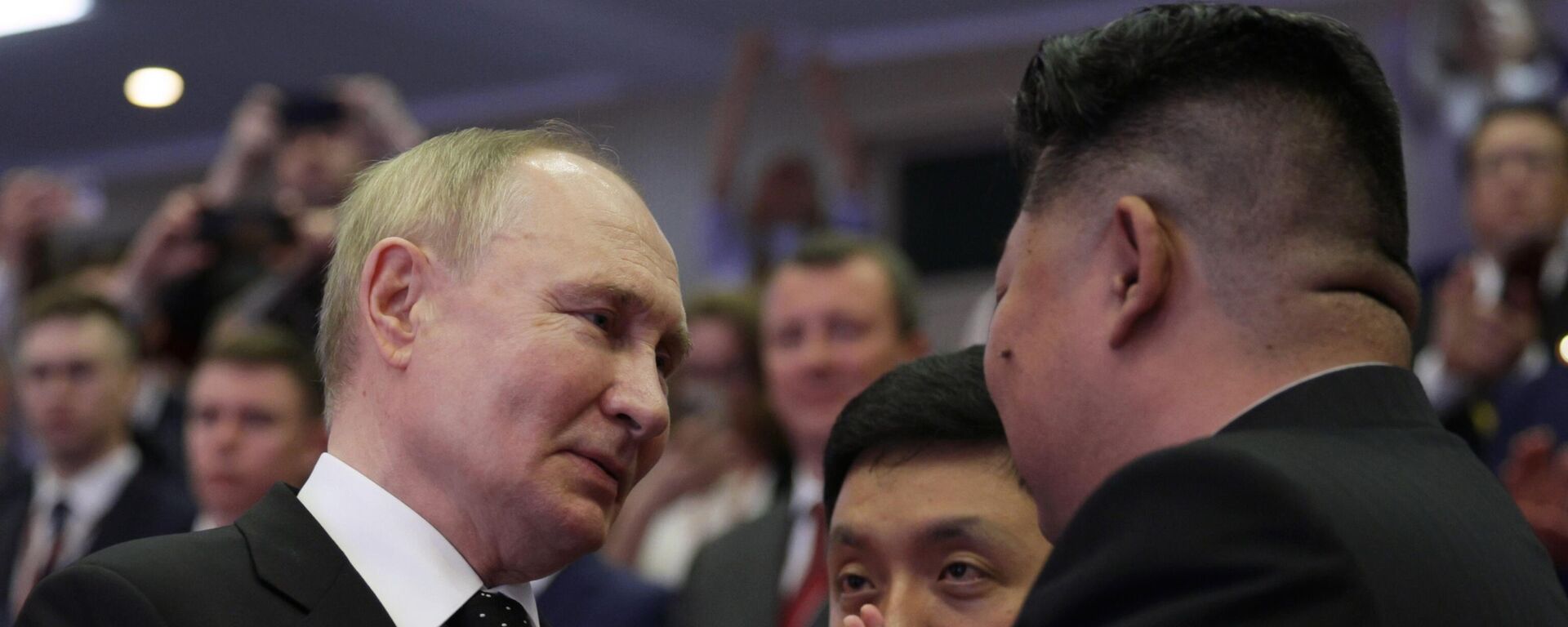 Председници Русије и Северне Кореје Владимир Путин и Ким Џонг Ун - Sputnik Србија, 1920, 19.06.2024