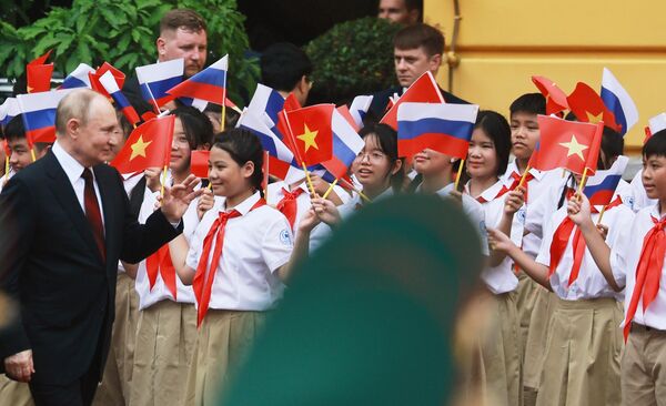 Vladimir Putin pozvao je predsednika Vijetnama To Lama u Moskvu na proslavu 80. godišnjice pobede u Drugom svetskom ratu. - Sputnik Srbija