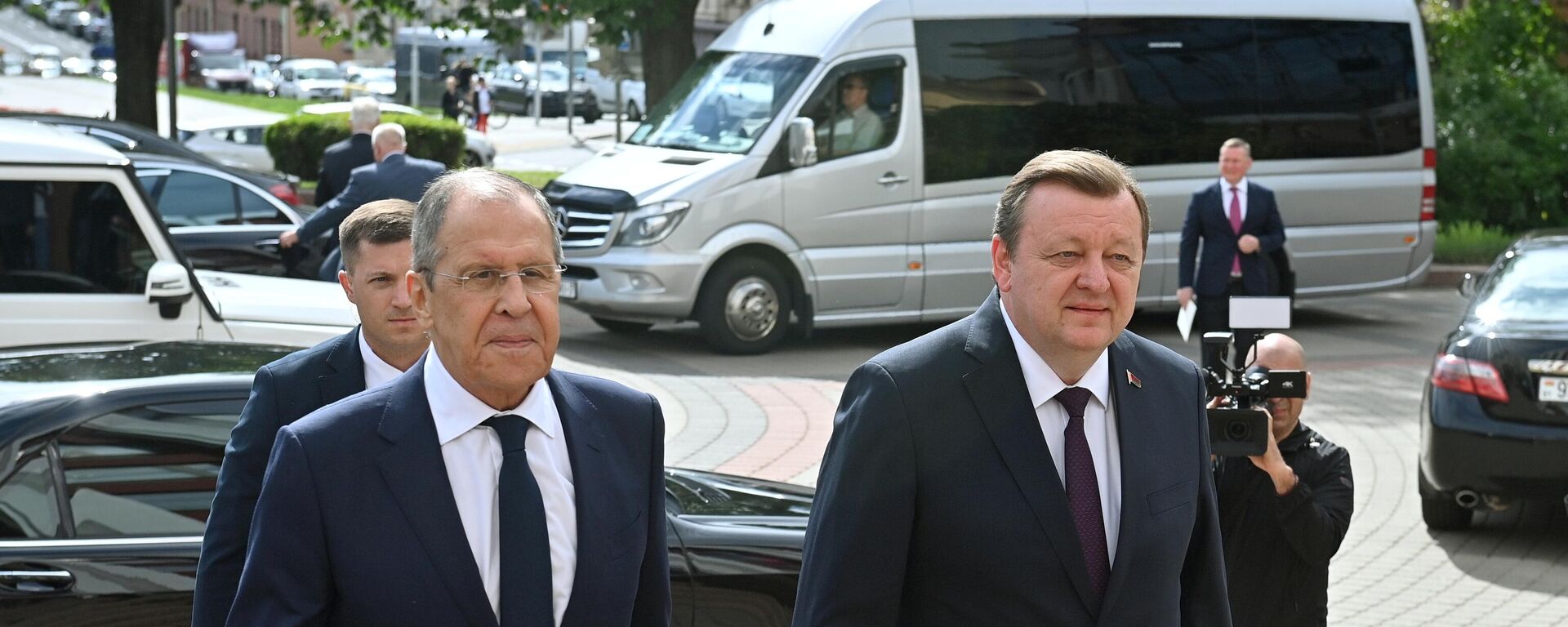 Ministri spoljnih poslova Rusije i Belorusije, Sergej Lavrov i Sergej Alejnik - Sputnik Srbija, 1920, 24.06.2024