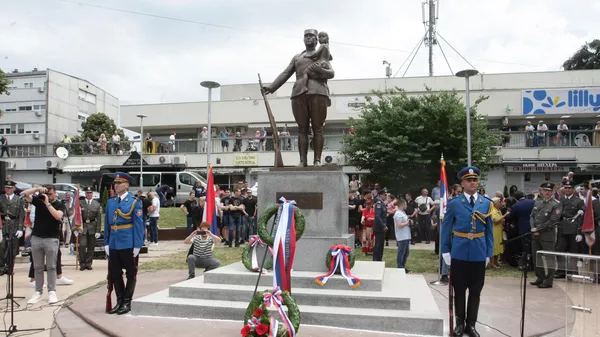 Spomenik Milunki Savić - Sputnik Srbija