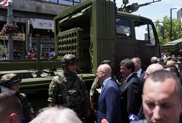 На Тргу косовских јунака у Крушевцу приказано је наоружање и опрема Војске Србије - Sputnik Србија