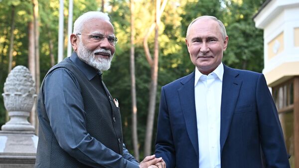 Susret ruskog predsednika Vladimira Putina sa indijskim premijerom Narendrom Modijem - Sputnik Srbija