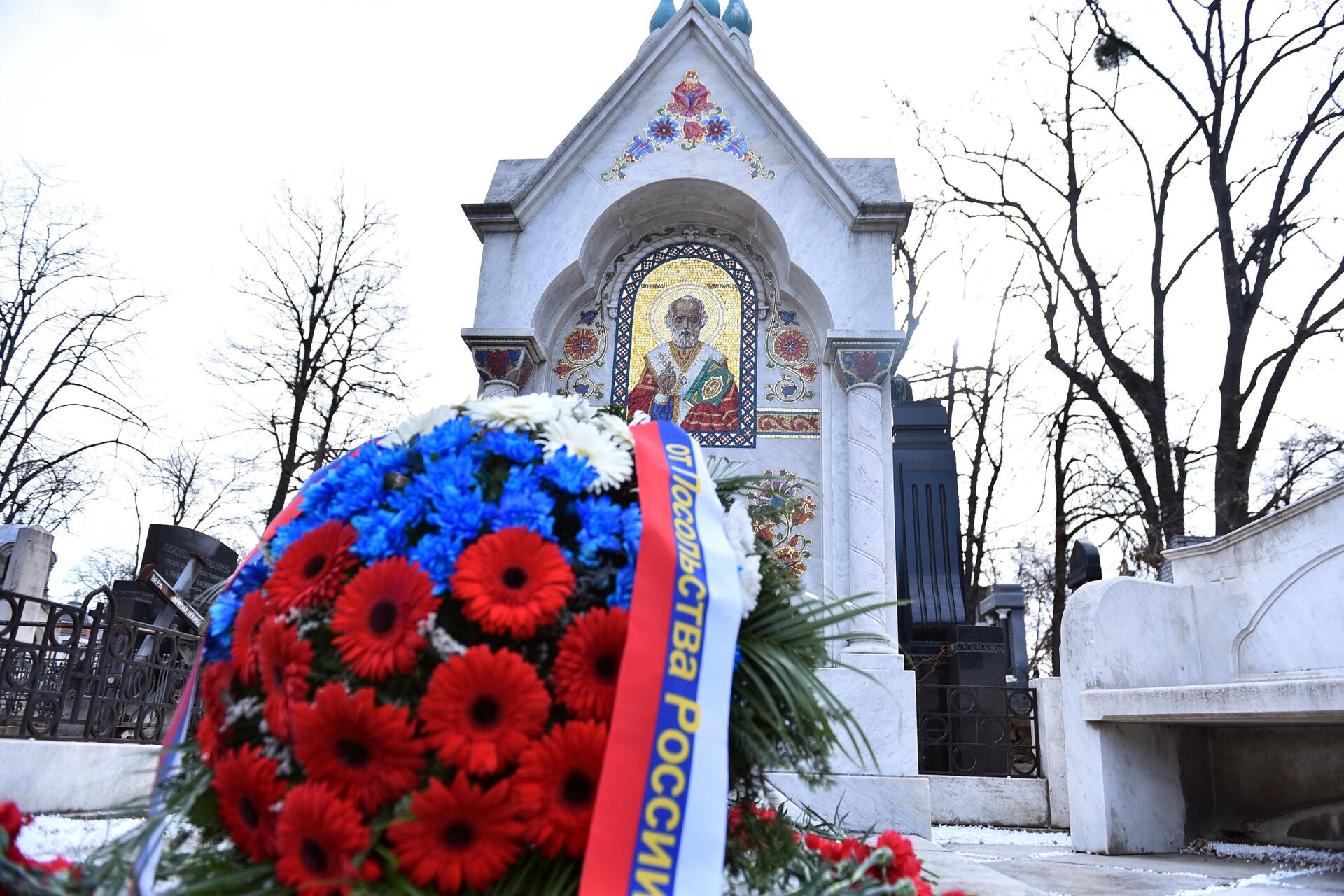 Сваке године, 10 фебруара, обележавајући Дан дипломата Русије представници амбасаде Руске Федерације у Београду, на челу са амбасадором полажу венце и цвеће на гроб царског посланика на српском двору Николаја Хартвига - Sputnik Србија, 1920, 10.07.2024