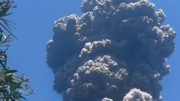 Erupcija vulkana Stromboli u Italiji - Sputnik Srbija