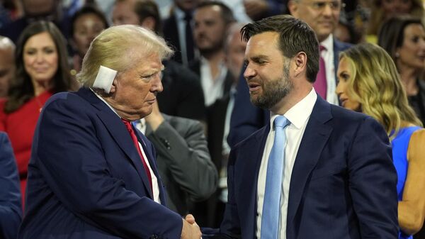 Republikanski predsednički kandidat Donald Tramp i kandidat za potpredsednika SAD J.D. Vens - Sputnik Srbija