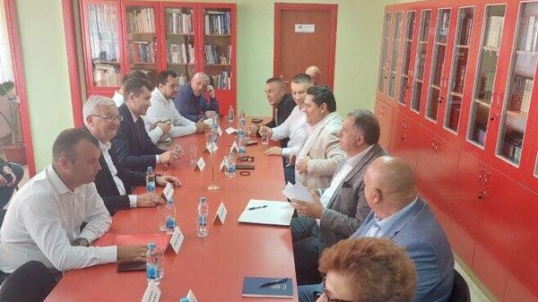 Додик и лидери партија из РС одлучују о заједничком кандидату за начелника општине Сребреница - Sputnik Србија