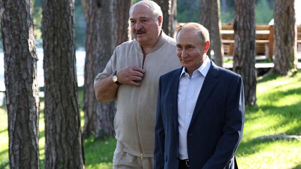 Ruski predsednik Vladimir Putin i beloruski predsednik Aleksandar Lukašenko na Valamu - Sputnik Srbija