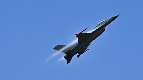 Lovac F-16 - Sputnik Srbija